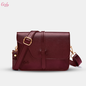 شنطة كروس جلد بتوقيع Girly ✨