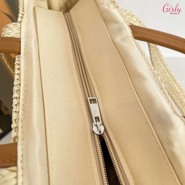 شنطة خوص صيفية – ستايل أنيق ولمسة طبيعية من Girly 🌞🌊