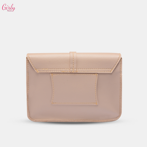 شنطة كروس جلد بتوقيع Girly ✨