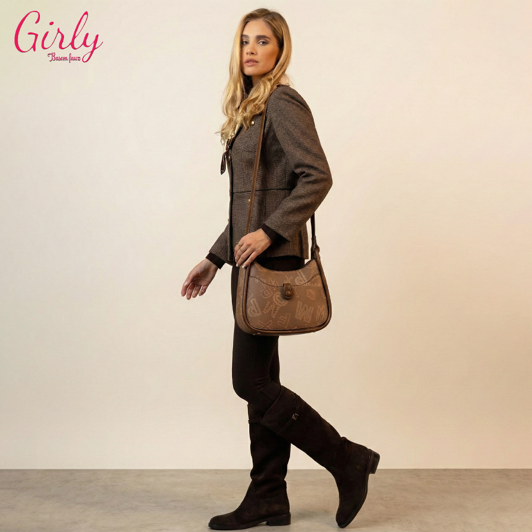 شنطة كتف وكروس بتصميم أيقوني Signature Monogram – Girly