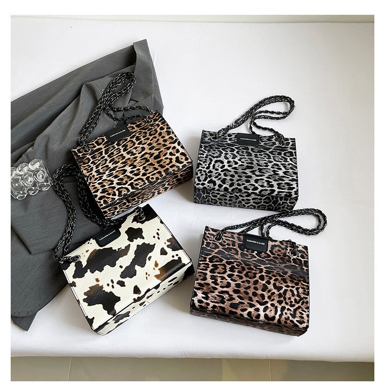 شنطة مستوردة جلد بنقشة Animal Print