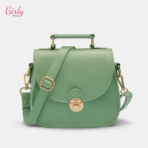 شنطة كروس جلد من Girly – أناقة كلاسيك تدوم دوماً