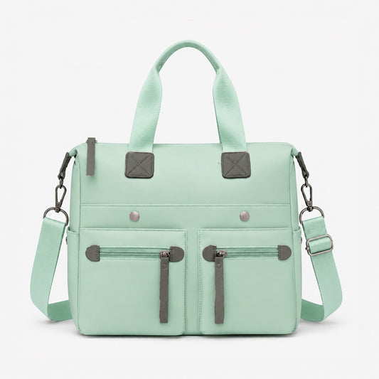 شنطة Girly ووتر بروف – المساحة اللي تستوعب يومك كله 👜✨