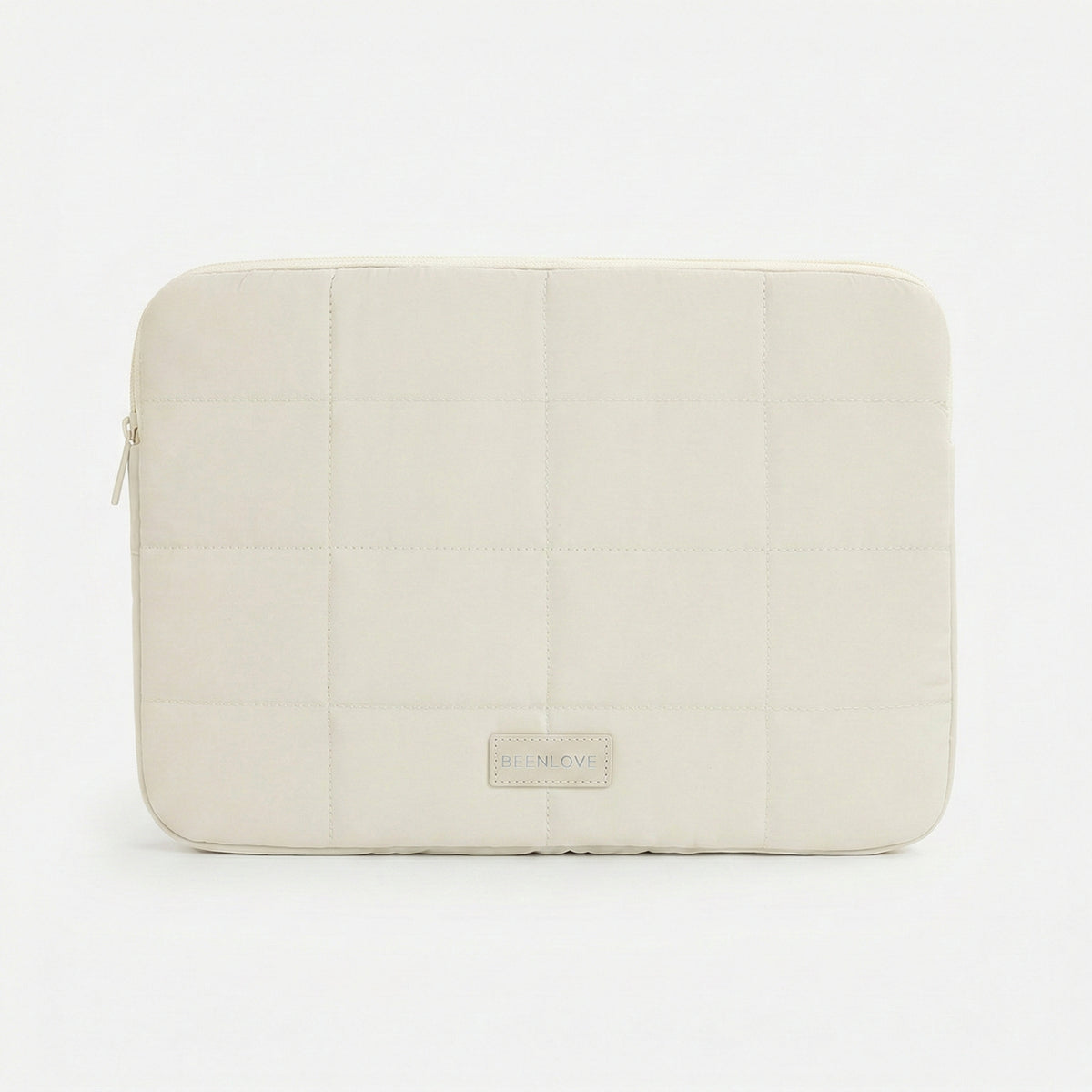 حافظة لابتوب مبطّنة مستوردة – Cloud Quilted Laptop Sleeve