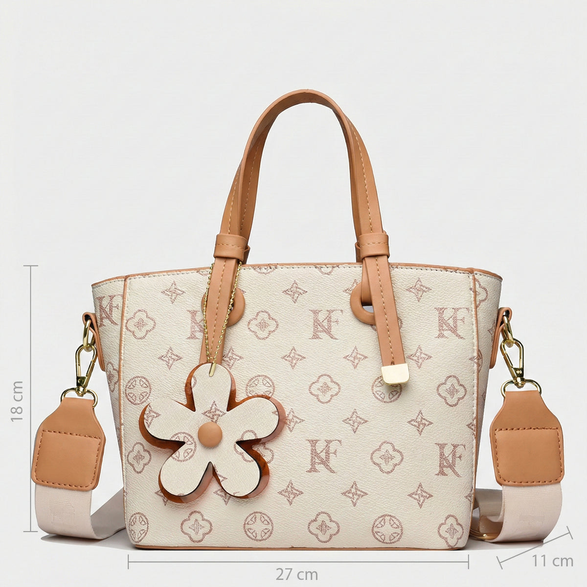 👜 شنطة بتصميم Monogram وتفصيلة Flower Charm