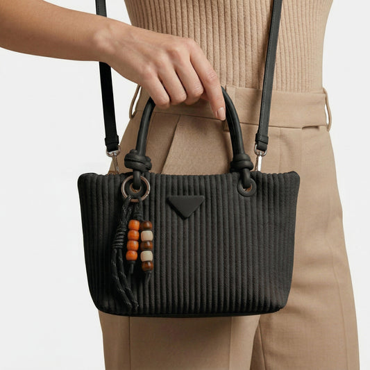 شنطة كروس بتصميم بارز ولمسة فريدة - Unique Detail Crossbody Bag