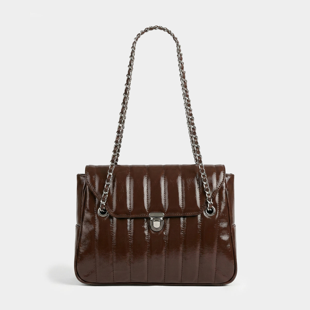 شنطة كتف مبطّنة جلد لامع بسلسلة — Quilted Glossy Leather Chain Shoulder Bag
