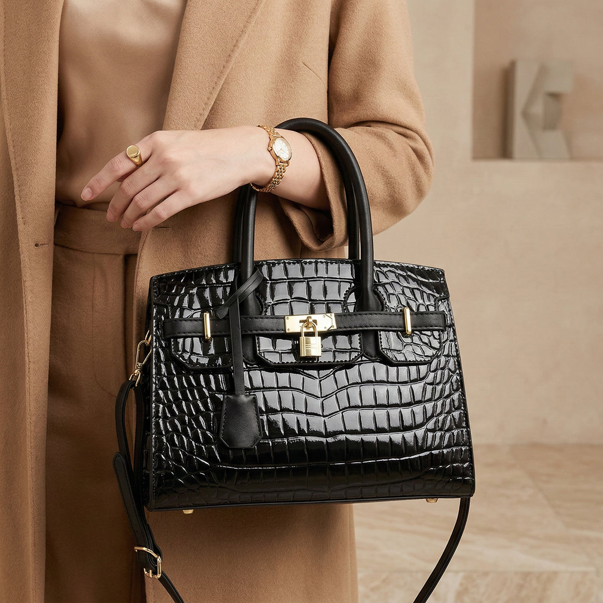 Elegant Croco Lock – شنطة جلد بتصميم فاخر