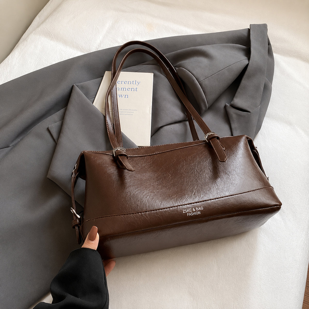 شنطة جلد مستوردة بتصميم أنيق للاستخدام اليومي | Everyday Bag