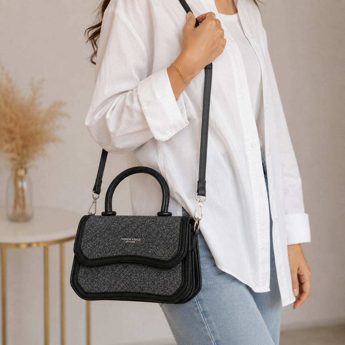 شنطة مستوردة بتصميم Elegant وتفاصيل فاخرة