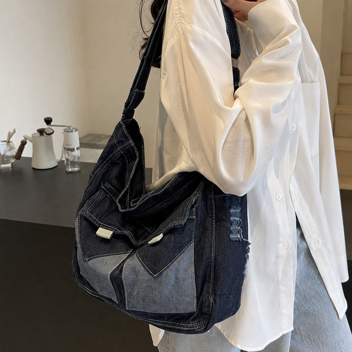 شنطة مستوردة بخامة جينز مميزة وتنظيم عملي | Everyday Denim Crossbody Bag
