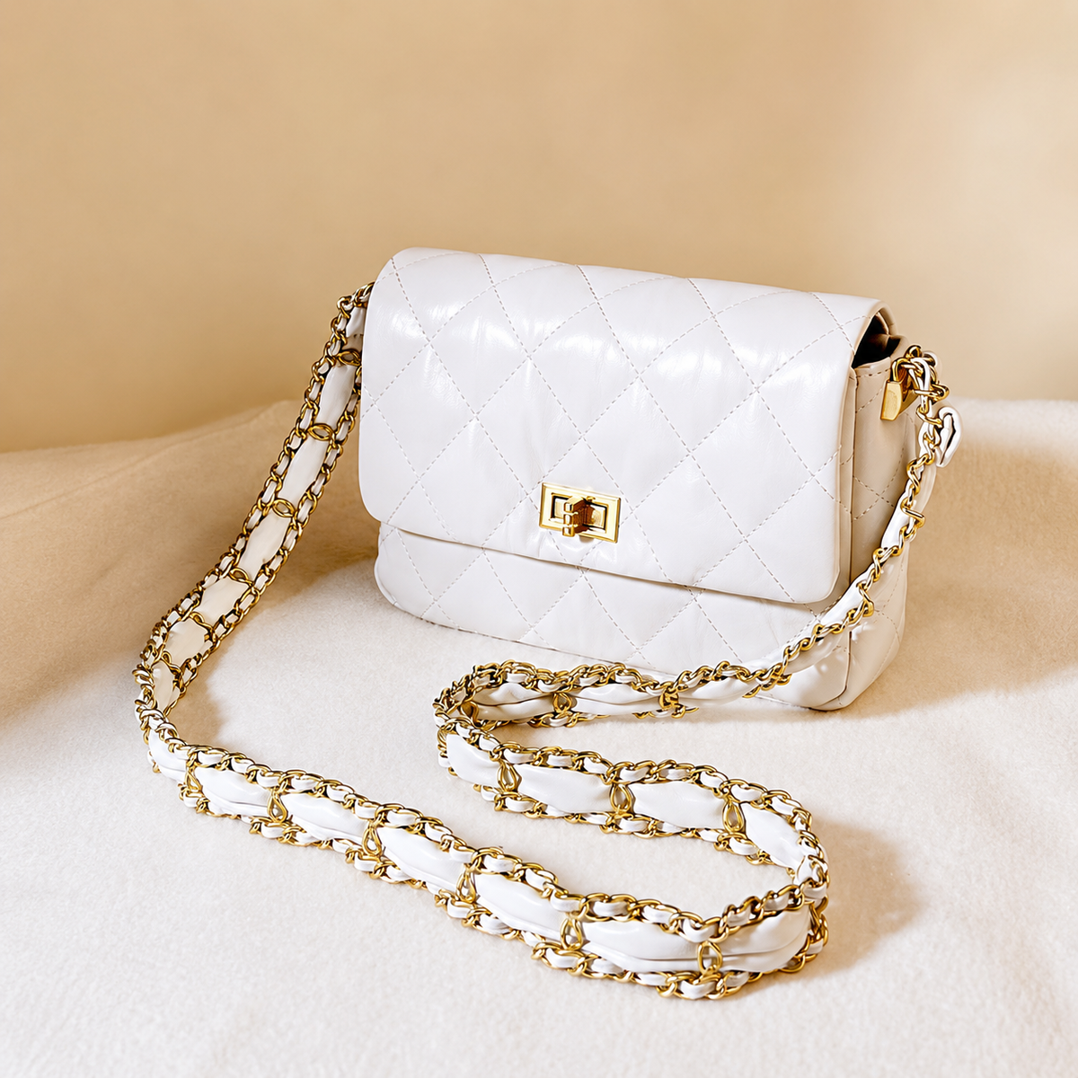 شنطة مستوردة مبطنة بسلسلة جولد | Quilted Chain Cross Bag