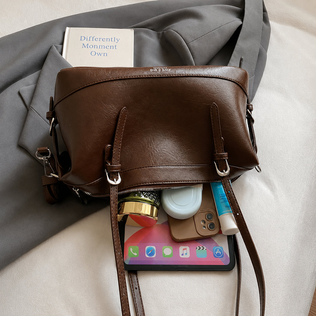 شنطة جلد مستوردة بتصميم أنيق للاستخدام اليومي | Everyday Bag