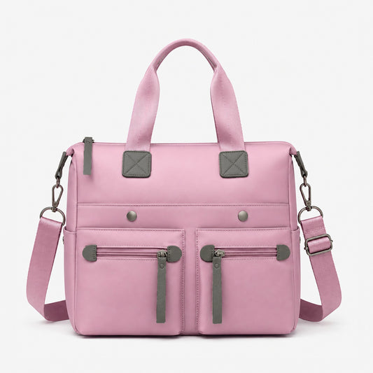 شنطة Girly ووتر بروف – المساحة اللي تستوعب يومك كله 👜✨
