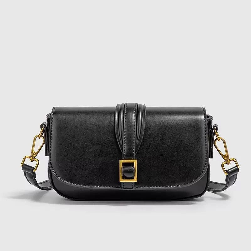 شنطة جلد بتفاصيل ذهبية – Leather Bag with Gold Details