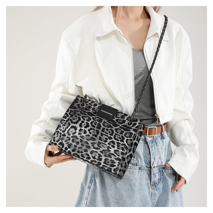 شنطة مستوردة جلد بنقشة Animal Print