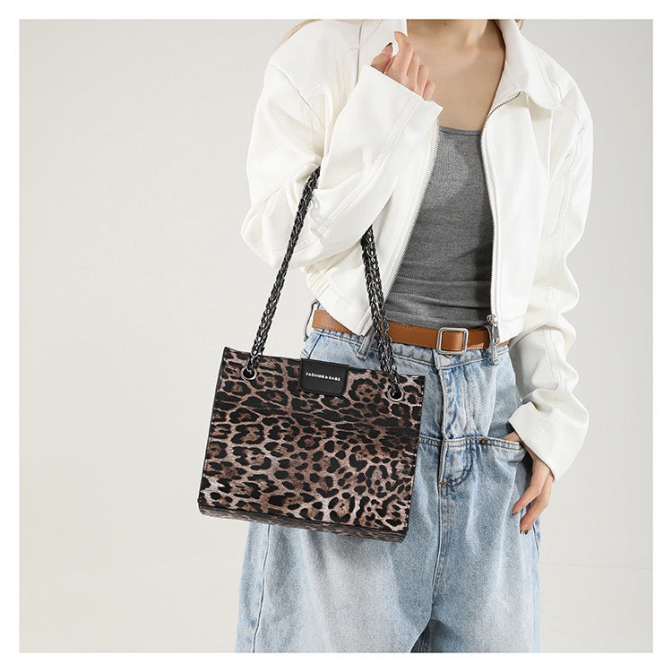 شنطة مستوردة جلد بنقشة Animal Print