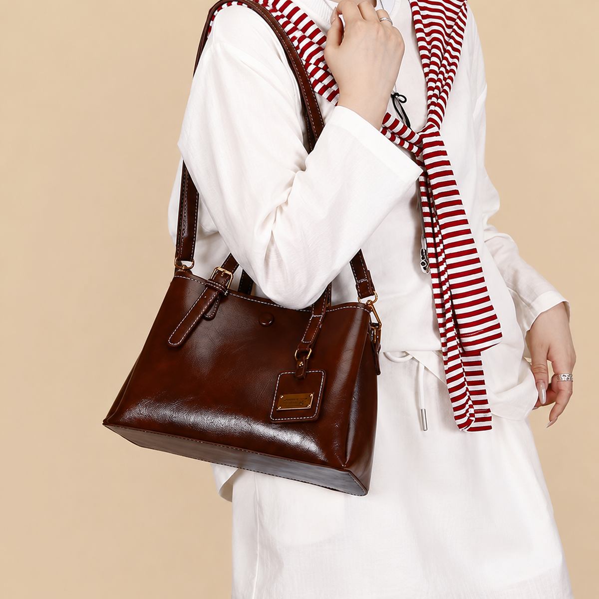 شنطة مستوردة كلاسيك بتفاصيل راقية | Timeless Chic Handbag