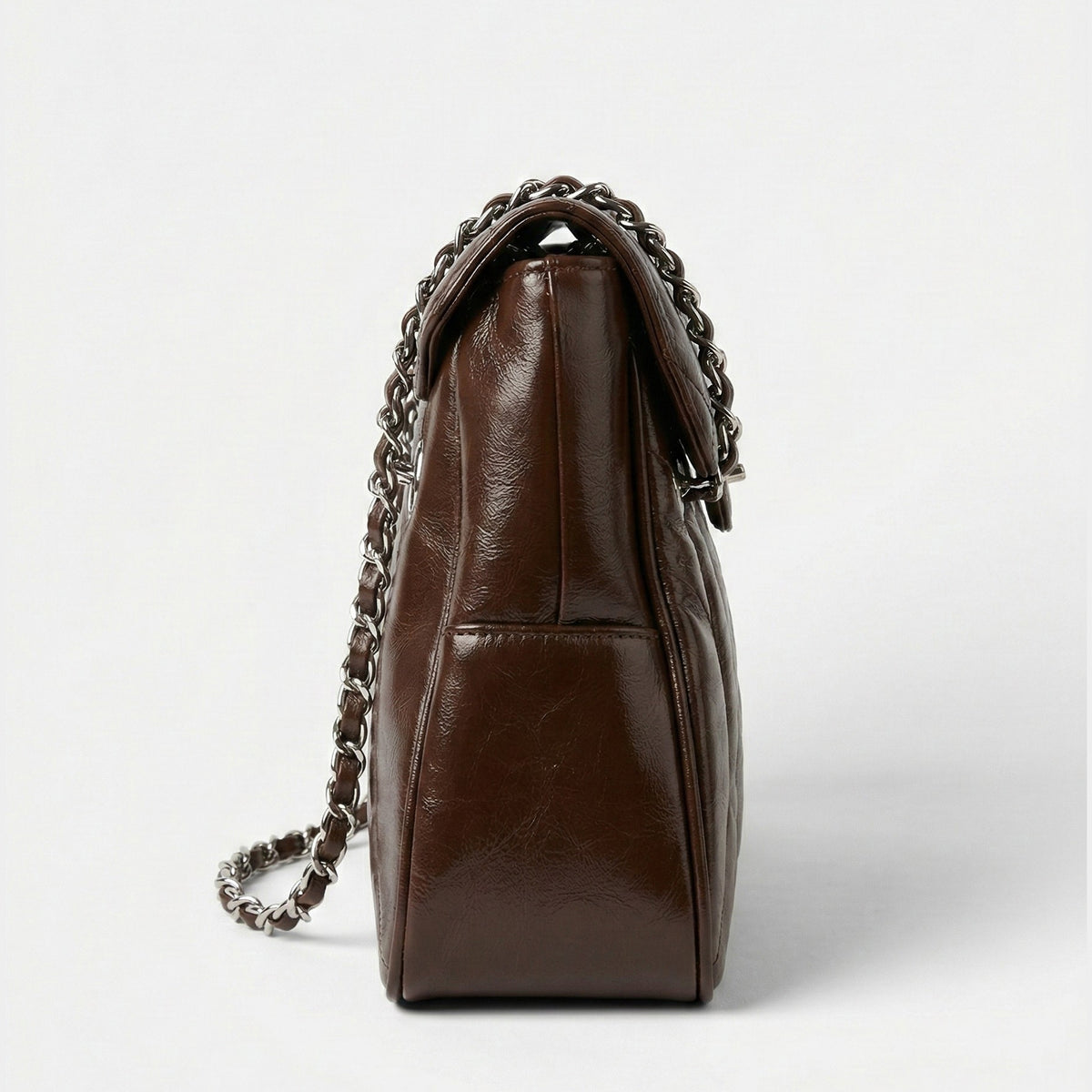 شنطة كتف مبطّنة جلد لامع بسلسلة — Quilted Glossy Leather Chain Shoulder Bag