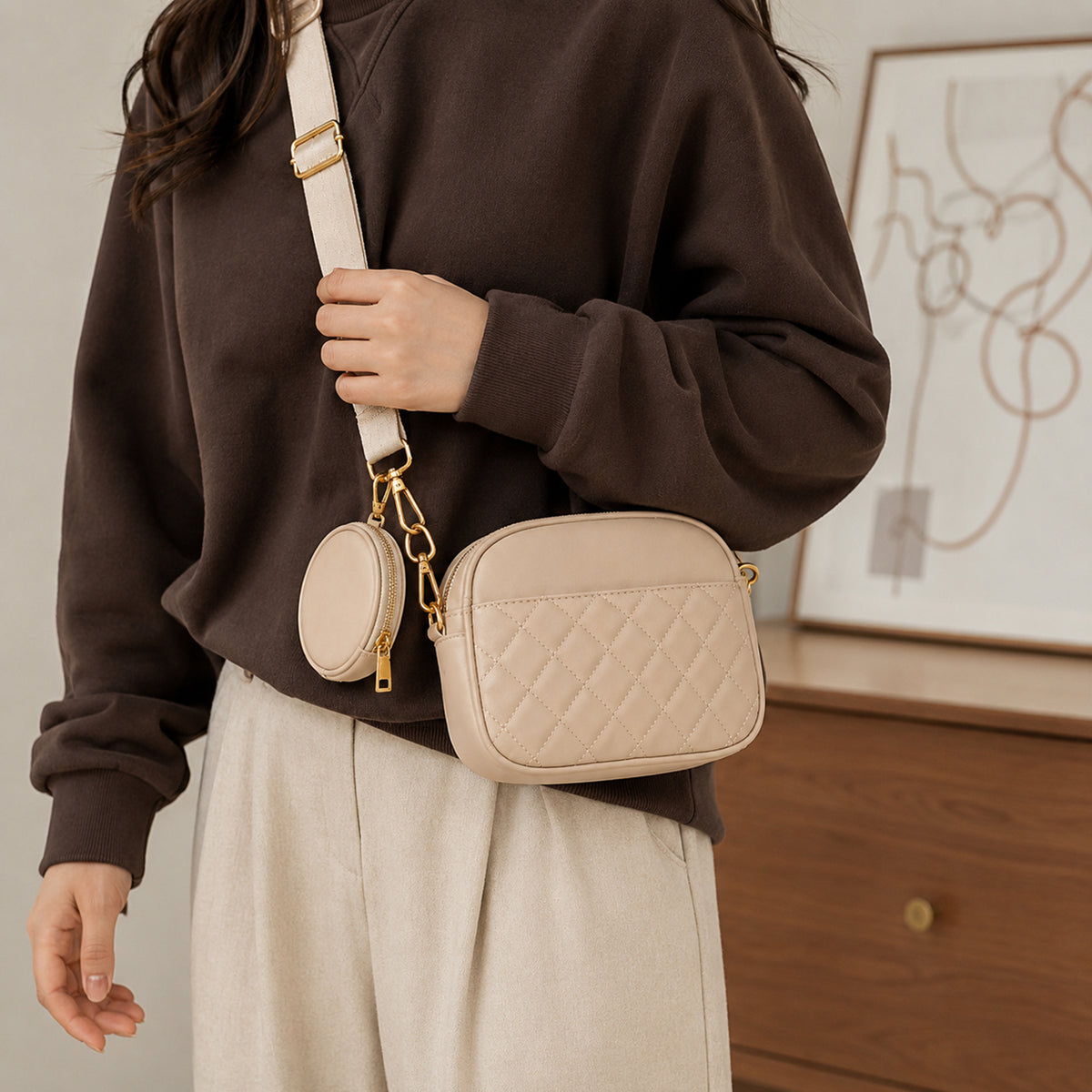 شنطة كروس جلد كابيتوني أنيقة متعددة الألوان من Girly