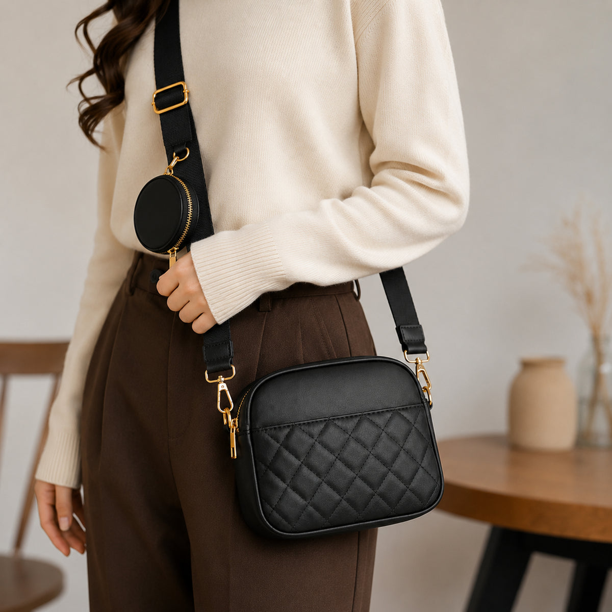 شنطة كروس جلد كابيتوني أنيقة متعددة الألوان من Girly