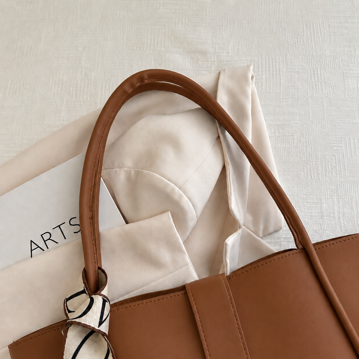 Elegant Tote Bag Set بتفاصيل Minimal تناسب كل الإطلالات