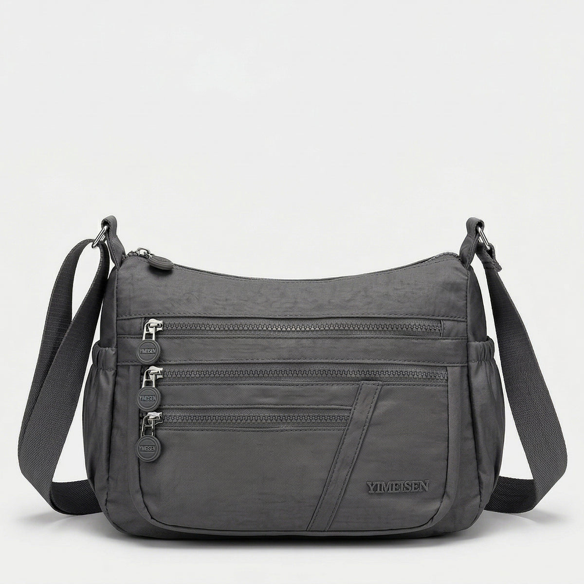 Lightweight & Multi-Pocket – شنطة خفيفة بجيوب متعددة لكل احتياجاتك اليومية