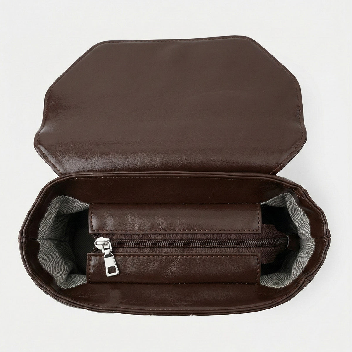 شنطة كتف مبطّنة جلد لامع بسلسلة — Quilted Glossy Leather Chain Shoulder Bag
