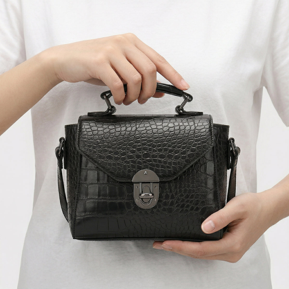 شنطة كروس جلد بنقشة مميزة - Croco Style Crossbody Bag