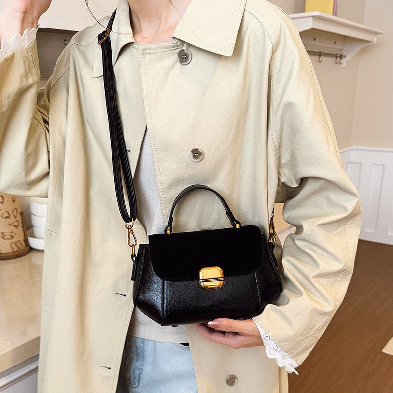 شنطة Stylish بلمسة فخامة مميزة