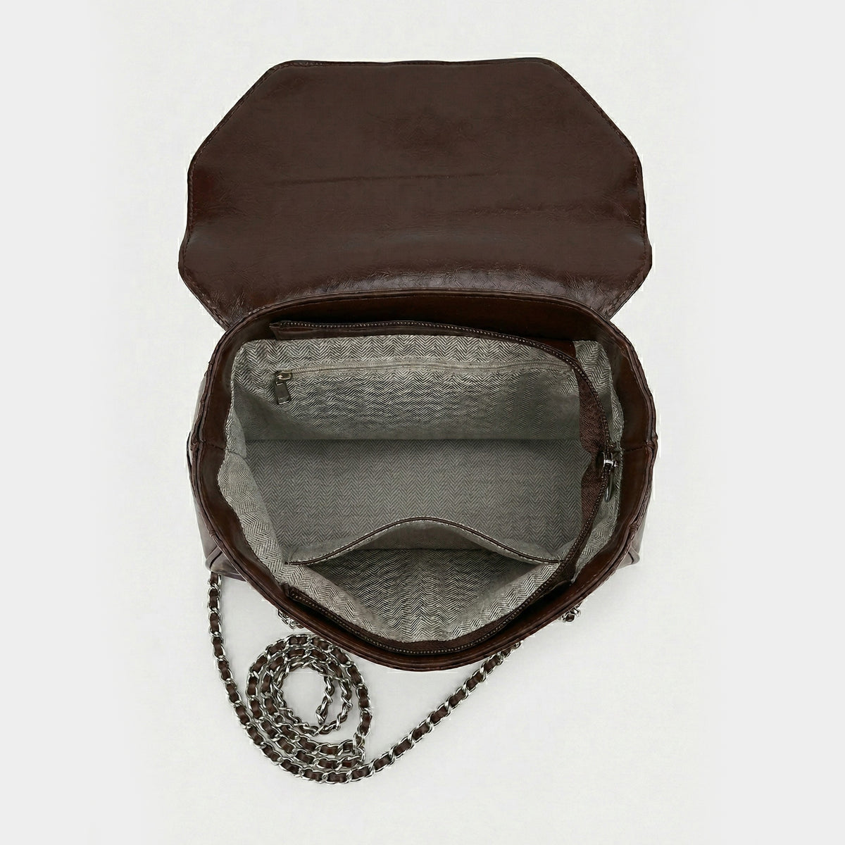 شنطة كتف مبطّنة جلد لامع بسلسلة — Quilted Glossy Leather Chain Shoulder Bag