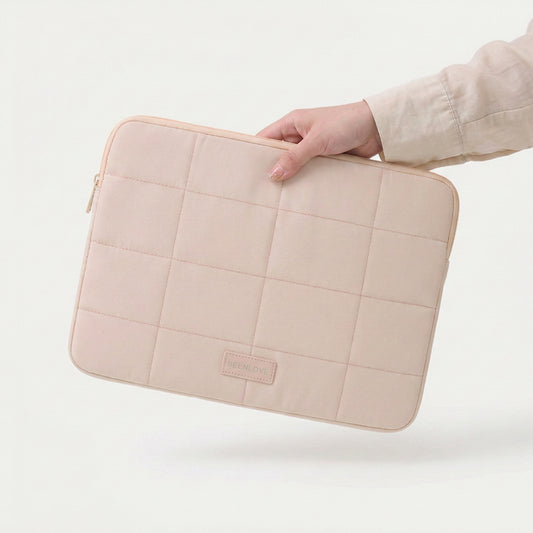 حافظة لابتوب مبطّنة مستوردة – Cloud Quilted Laptop Sleeve