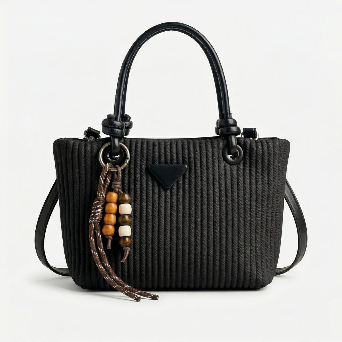 شنطة كروس بتصميم بارز ولمسة فريدة - Unique Detail Crossbody Bag