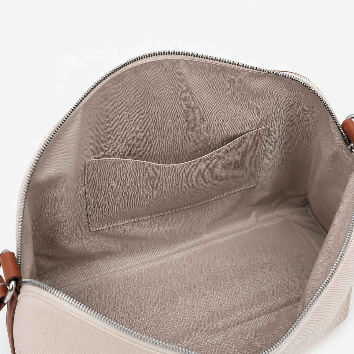 Travel Bag مستوردة بخامة Canvas premium وتصميم Luxury عملي وأنيق