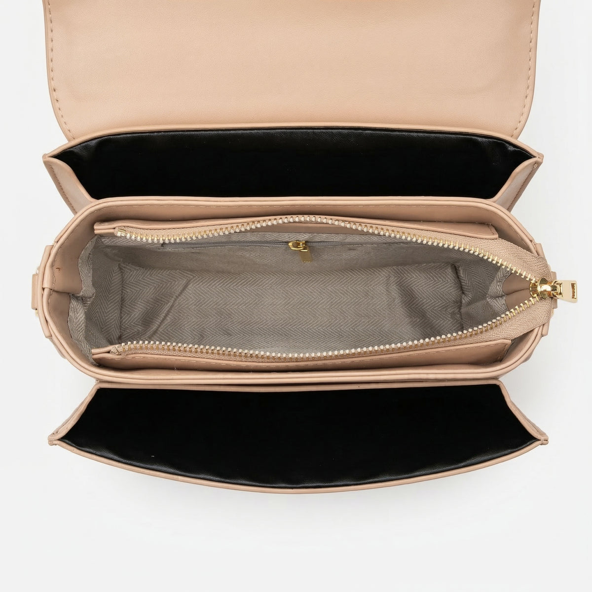 Elegant Saddle Bag – شنطة جلد بتصميم كلاسيك عصري