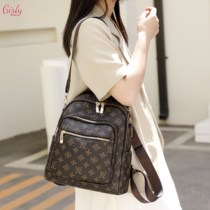 شنطة ظهر جلد بنقشة كلاسيك من Girly