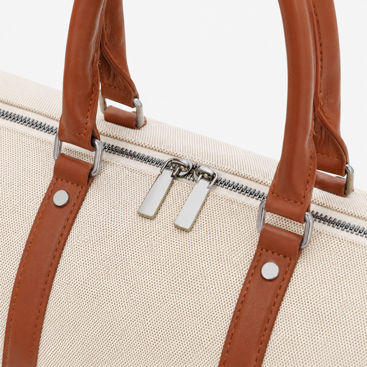Travel Bag مستوردة بخامة Canvas premium وتصميم Luxury عملي وأنيق