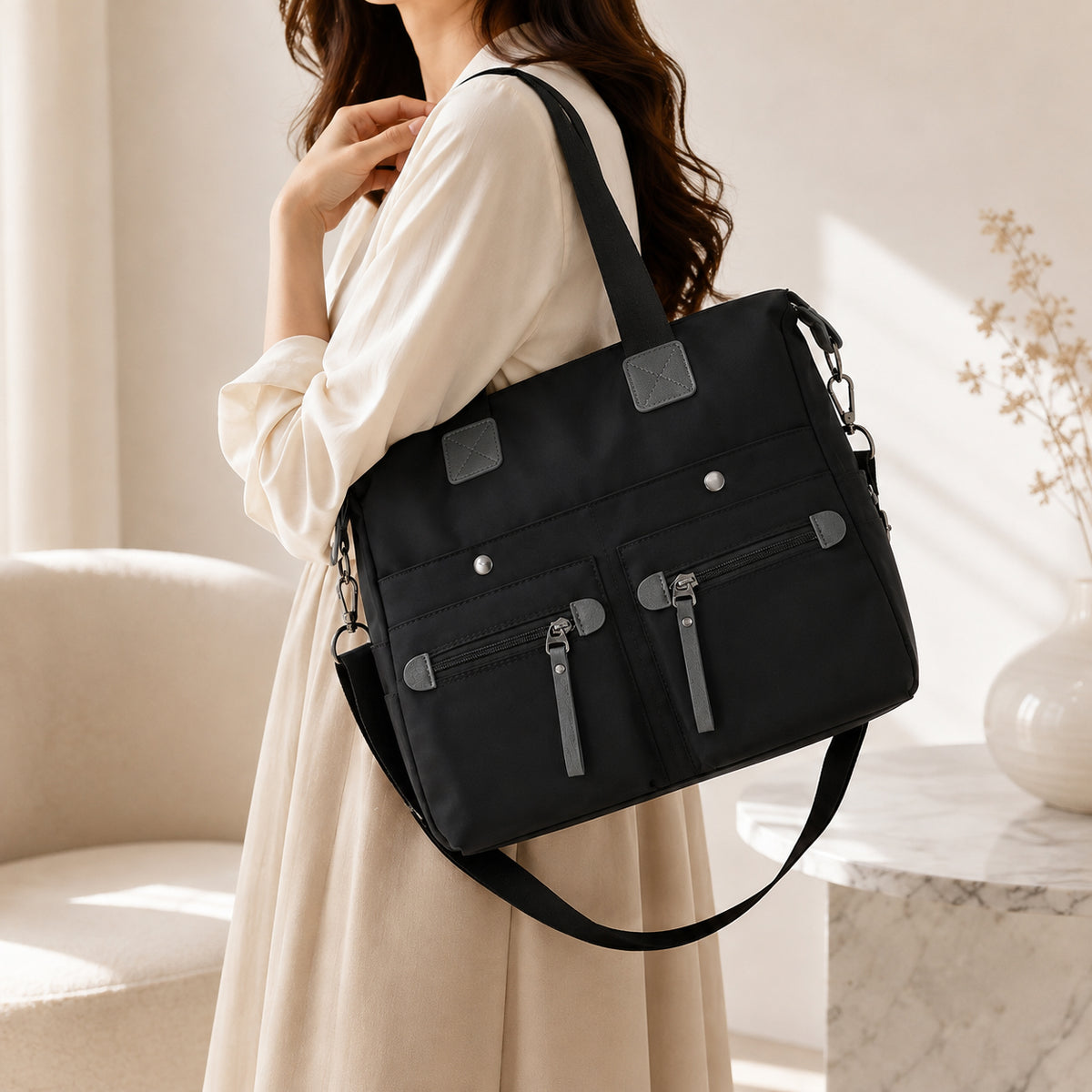 شنطة Girly ووتر بروف – المساحة اللي تستوعب يومك كله 👜✨