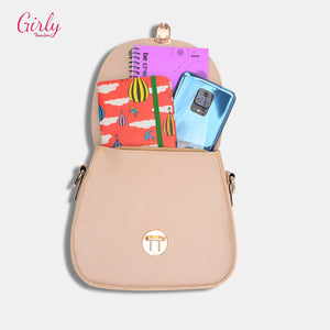 شنطة كروس جلد من Girly – أناقة كلاسيك تدوم دوماً