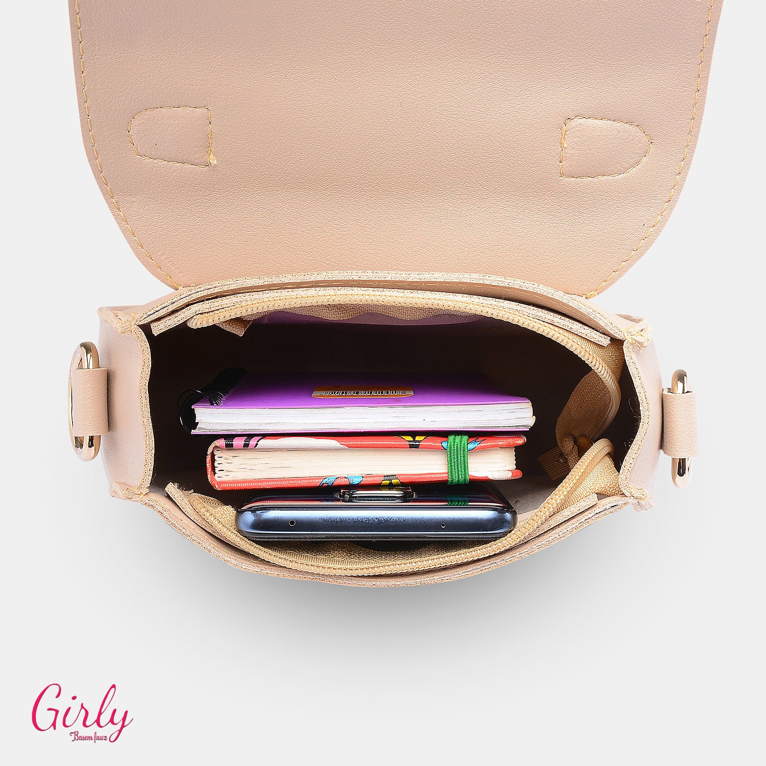 شنطة كروس جلد من Girly – أناقة كلاسيك تدوم دوماً