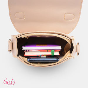 شنطة كروس جلد من Girly – أناقة كلاسيك تدوم دوماً