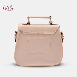 شنطة كروس جلد من Girly – أناقة كلاسيك تدوم دوماً