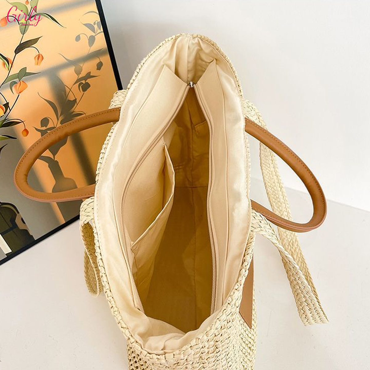 شنطة خوص صيفية – ستايل أنيق ولمسة طبيعية من Girly 🌞🌊