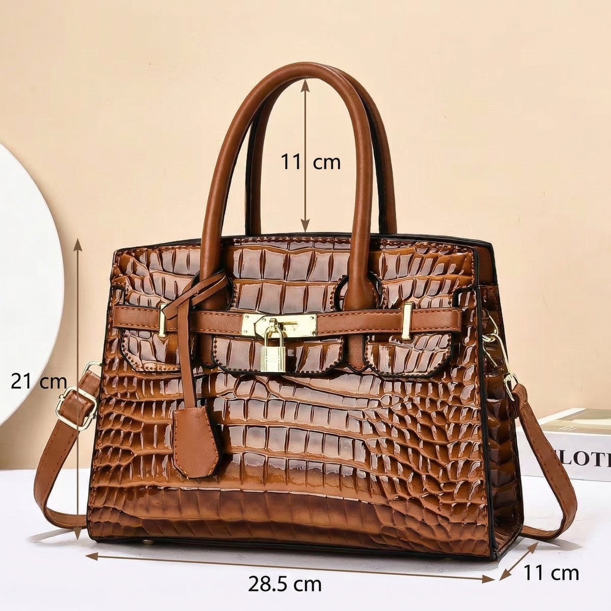 Elegant Croco Lock – شنطة جلد بتصميم فاخر