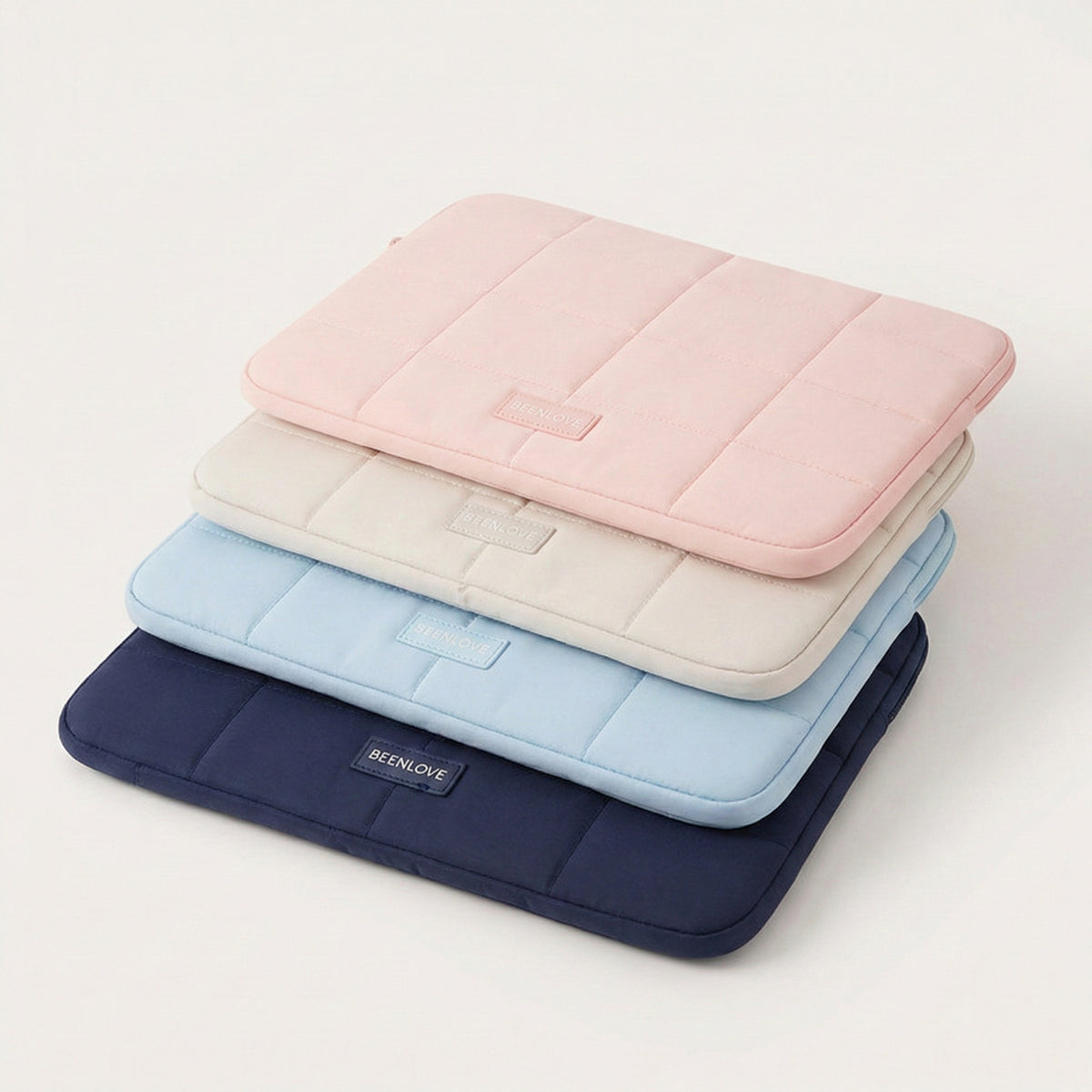 حافظة لابتوب مبطّنة مستوردة – Cloud Quilted Laptop Sleeve