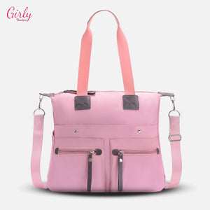 شنطة Girly ووتر بروف – المساحة اللي تستوعب يومك كله 👜✨