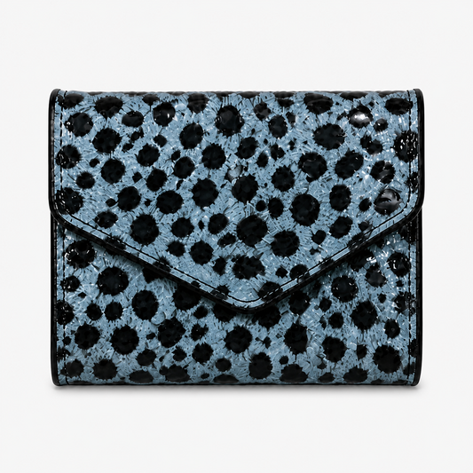 محفظة مستوردة بتصميم Leopard Chic تخطف الأنظار