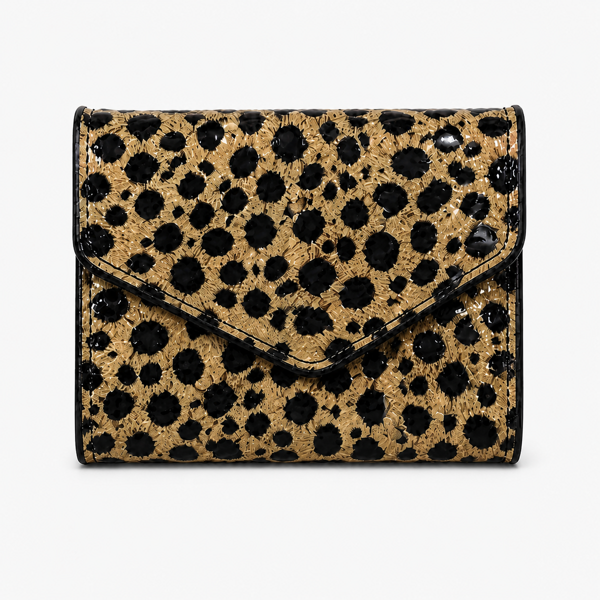 محفظة مستوردة بتصميم Leopard Chic تخطف الأنظار