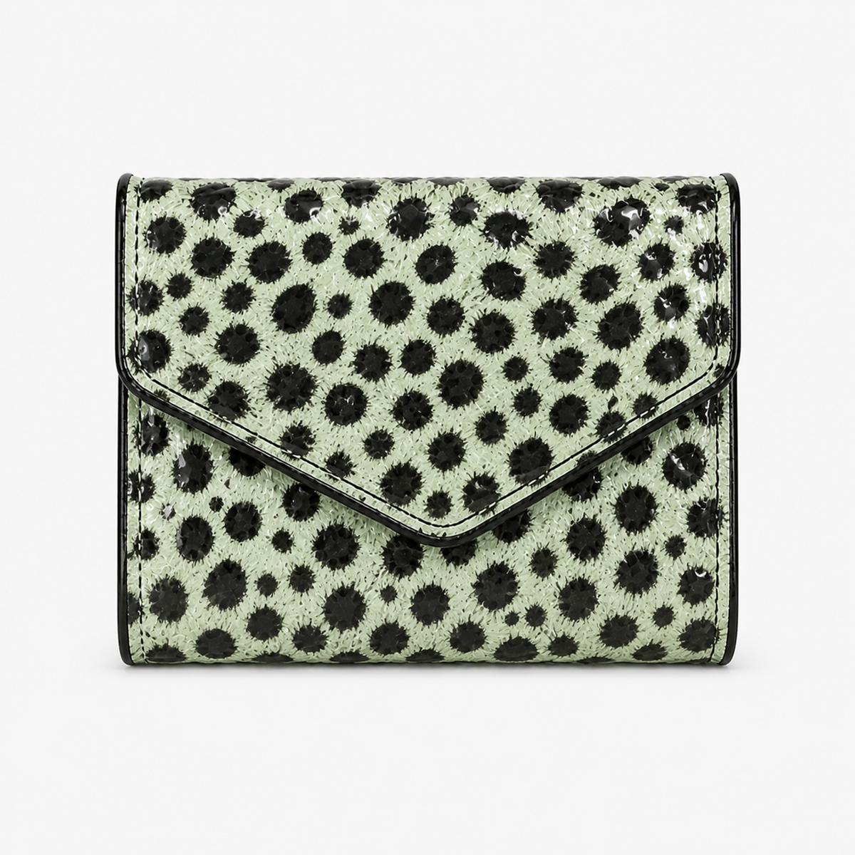 محفظة مستوردة بتصميم Leopard Chic تخطف الأنظار