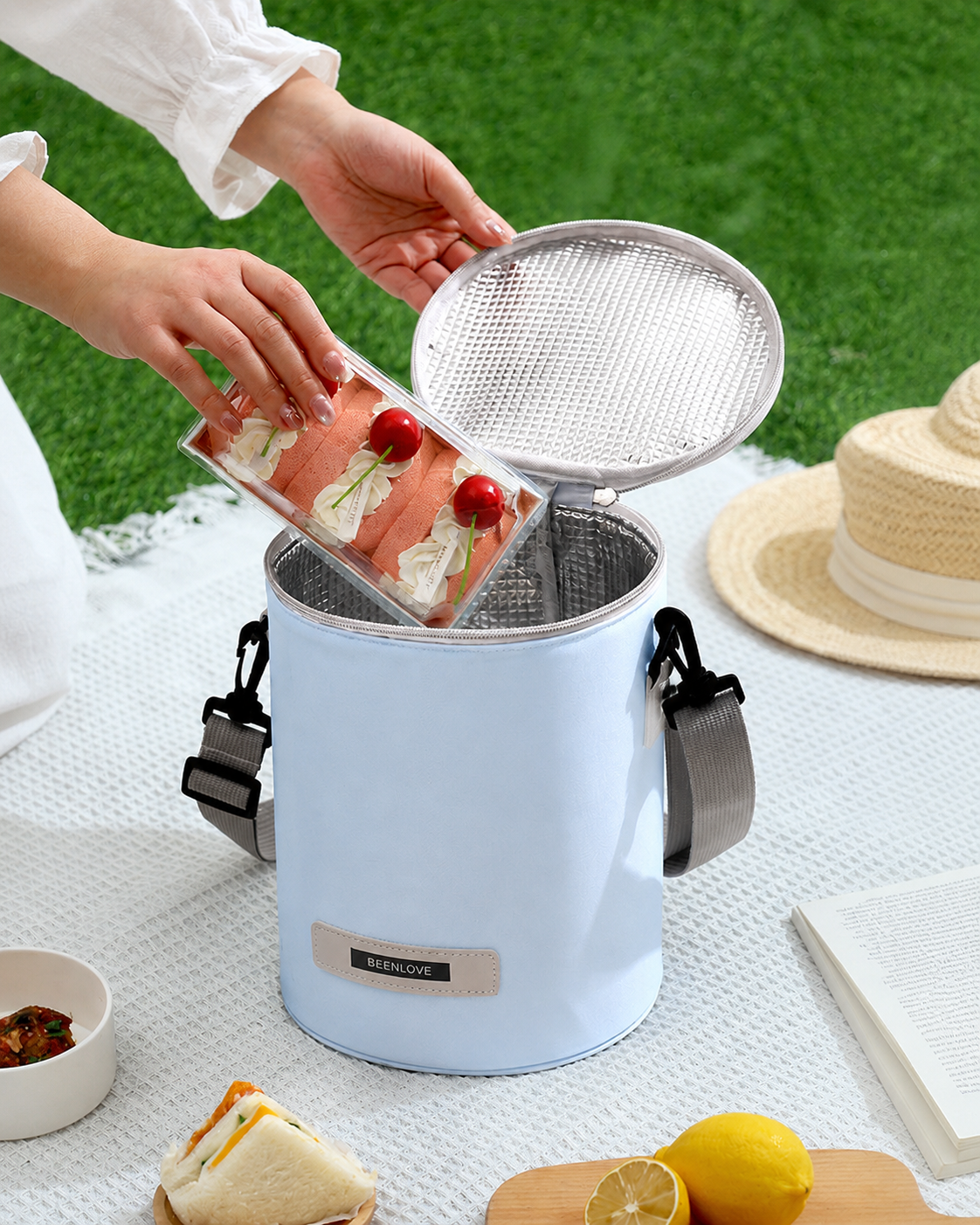 شنطة Lunch Bag أنيقة وعملية لحفظ الطعام في الـ Picnic Days
